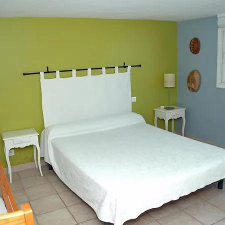 Le Cap D'agde Sleeps 9 Holiday home Agde