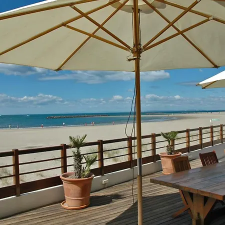 Le Cap D'agde Sleeps 9 Holiday home *
