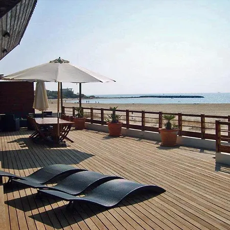 Le Cap D'agde Sleeps 9 Holiday home Agde
