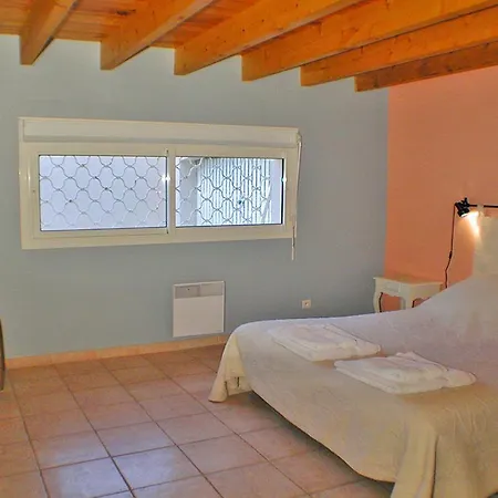 Le Cap D'agde Sleeps 9 Holiday home